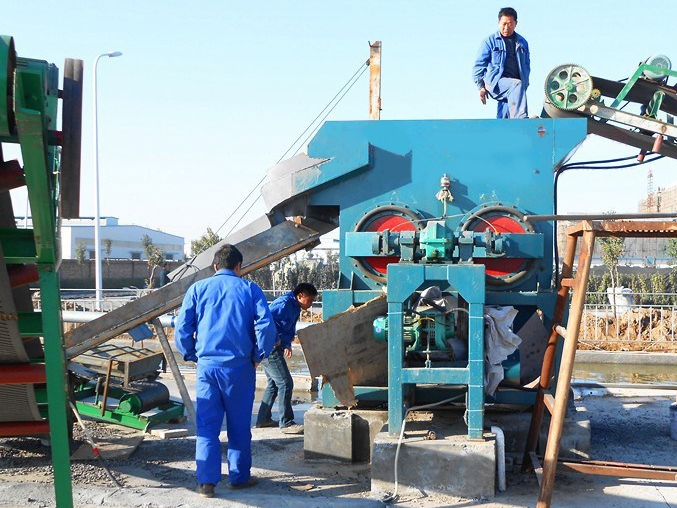 動(dòng)篩跳汰機(jī)安裝施工現(xiàn)場(chǎng)